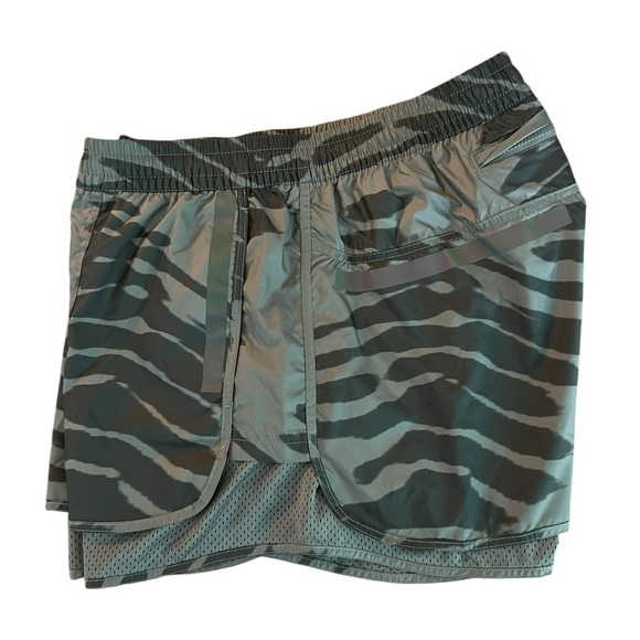 ADIDAS X STELLA MCCARTNEY WOMEN’S ATHLETIC SHORTS SIZE LARGE - Picture 8 of 12